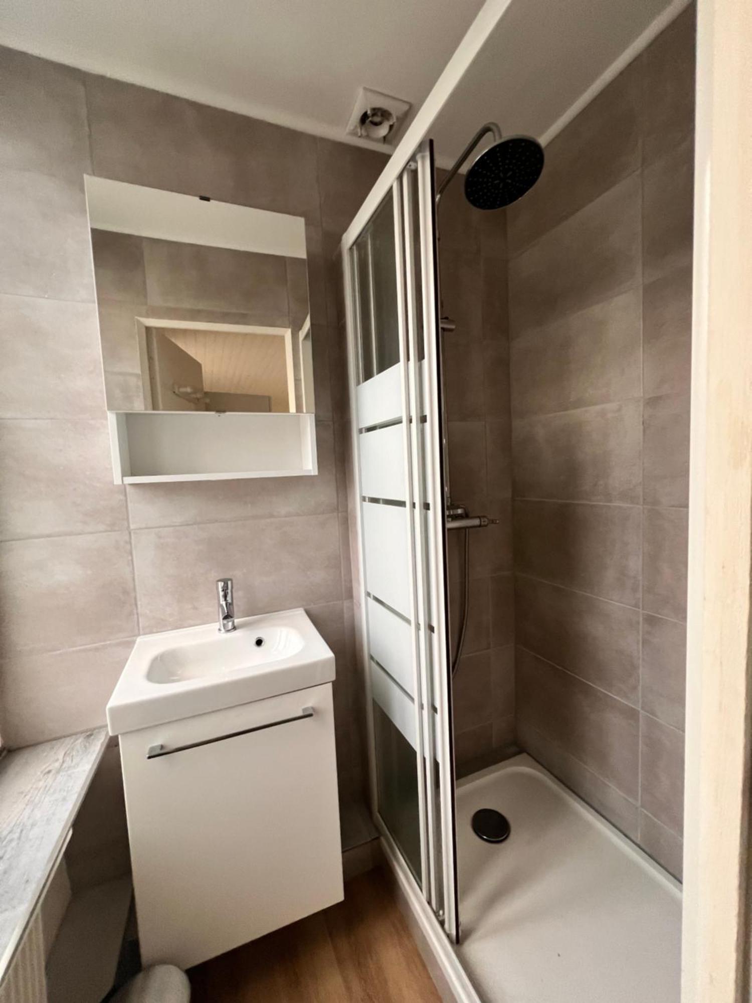 Appartement 4 Personnes, 1 Chambre, Terrasse, Wifi, Proche Du Centre Ла-Бурбуль Экстерьер фото